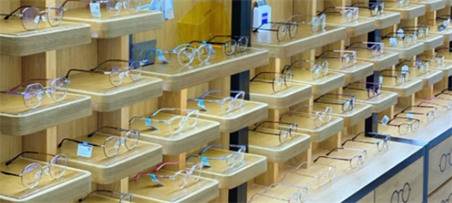 豪雅新乐学眼镜怎么样?是日本进口的近视防控镜片通常适合6-10岁孩子用于防控视力